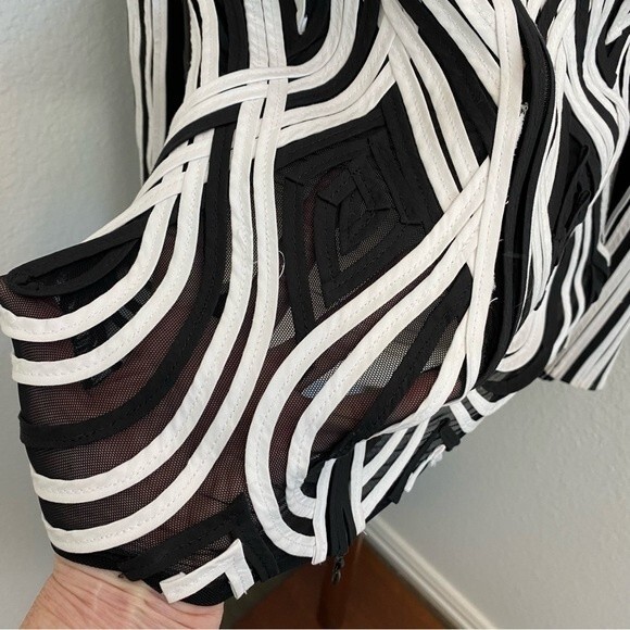 Alexandra Rosati Designer 2 Pc Black White Mesh Geometric 3D Jacket & Top SZ 10 - Picture 9 of 15